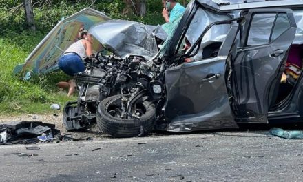Atienden Bomberos del Estado accidente vehicular en Bahía de Banderas