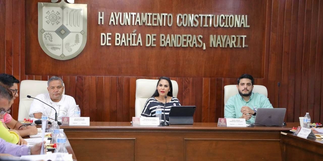 Busca la alcaldesa el desahogo vehicular en Bahía de Banderas