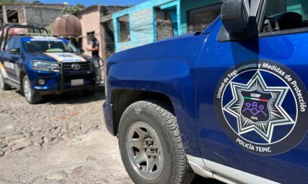 Rescata Policía Tepic a dos menores encerrados en un domicilio con candado