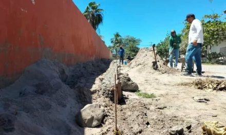 CONSTRUYEN BANQUETAS EN COL JUÁREZ, COMO NUNCA ANTES UN GOBIERNO MUNICIPAL PREOCUPADO POR SAN BLAS