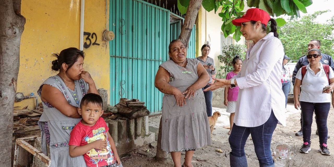 Mirtha Villalvazo visita las zonas afectadas por la Tormenta Tropical Kay