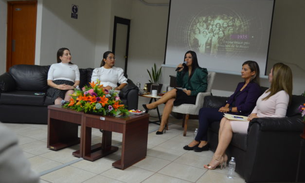 Disertan mujeres líderes en el conversatorio de conmemoración del 69 aniversario del voto de las mujeres mexicanas.