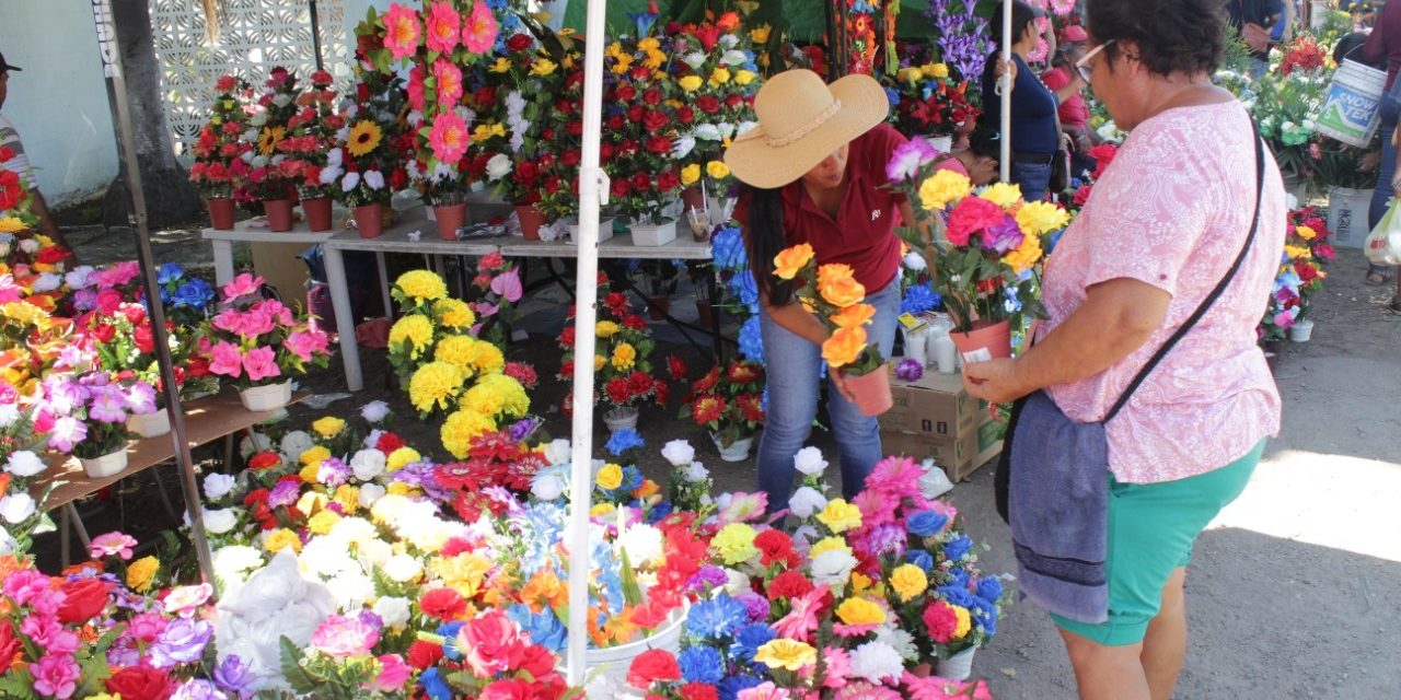 Comerciantes locales tendrán prioridad en permisos para Día de Muertos: Oficialía Mayor