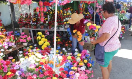 Comerciantes locales tendrán prioridad en permisos para Día de Muertos: Oficialía Mayor