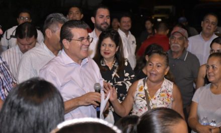 Alcalde Edgar Augusto González Zatarain sostiene encuentro con habitantes de la periferia de la ciudad