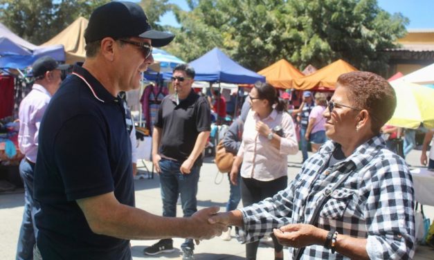 VISITA ALCALDE EDGAR GONZÁLEZ A TIANGUISTAS DE LA COLONIA FLORES MAGÓN