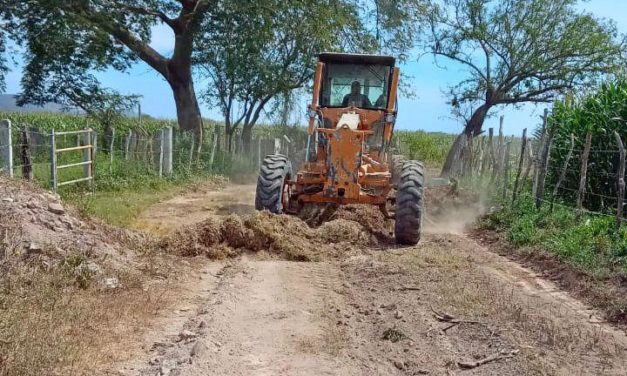 OBRAS PÚBLICAS ATIENDE SOLICITUDES DE HABITANTES DE LA ZONA RURAL