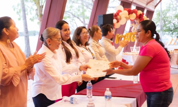 CLAUSURA DIF NAYARIT 72 CURSOS DE CAPACITACIÓN EN CINCO MUNICIPIOS
