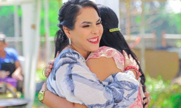 MIRTHA VILLALVAZO FESTEJA A LAS MADRES TRABAJADORAS DEL DIF MUNICIPAL