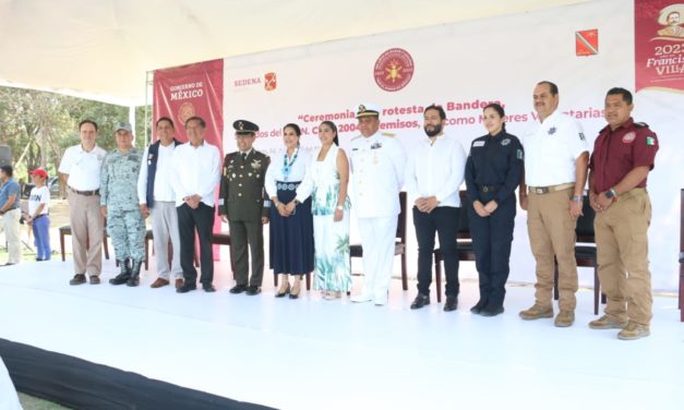 TOMAN PROTESTA DE BANDERA 128 JÓVENES Y MUJERES VOLUNTARIAS DEL SMN