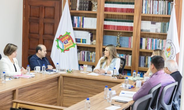 RECIBIÓ LA MAGISTRADA PRESIDENTA A LA DIRECTIVA DEL COLEGIO DE NOTARIOS DE NAYARIT, EN LA SEDE JUDICIAL