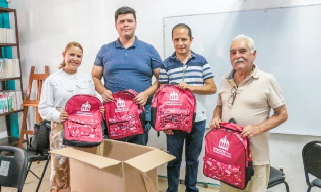 Gobierno del Profe Michel continúa apoyando a los estudiantes vallartenses