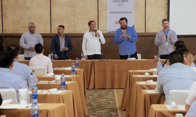 INAUGURA EL PROFE MICHEL LAS JORNADAS DE CAPACITACIÓN DE SEAPAL VALLARTA 2023