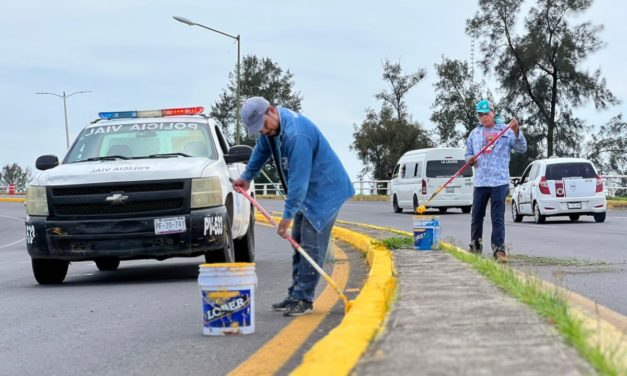 GOBIERNO DE TEPIC MEJORA TRAMO DE LA AVENIDA INSURGENTES CON BALIZAMIENTO