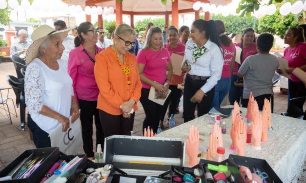LLEVA DIF NAYARIT CAPACITACIONES GRATUITAS A LA COMUNIDAD DE EL JICOTE