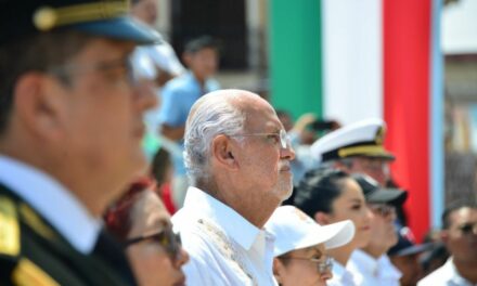 MIGUEL ÁNGEL NAVARRO QUINTERO PRESIDE DESFILE CÍVICO MILITAR POR EL 213 ANIVERSARIO DE LA INDEPENDENCIA DE MÉXICO
