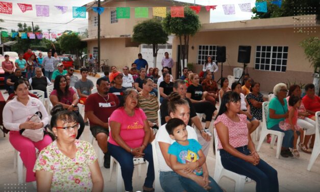 POR MÁS DE 28 AÑOS, VECINOS DE LAS COLONIAS AMPLIACIÓN JUÁREZ Y SANTA LUCÍA HABÍAN ESPERADO LA OBRA DE PAVIMENTACIÓN