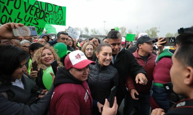 AL GRITO DE ¡CLAUDIA!, SIMPATIZANTES LE DAN LA BIENVENIDA A CLAUDIA SHEINBAUM EN SAN LUIS POTOSÍ