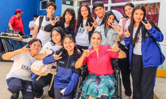 ALUMNOS DEL CECYTEN DE SAN JUAN DE ABAJO Y DE LA PREPARATORIA 10 DE LA UAN RECIBIRÁN PRÓXIMAMENTE LAPTOPS