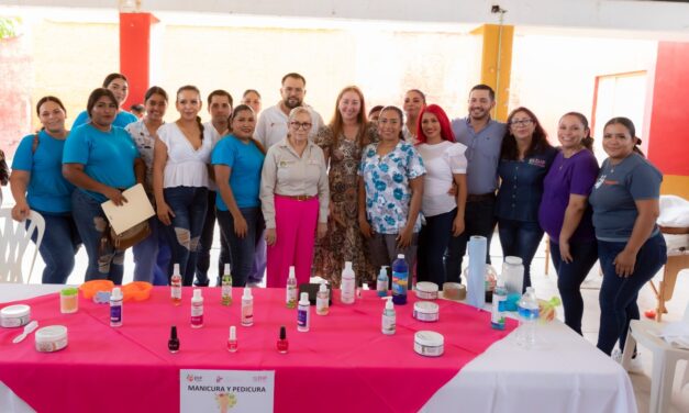 OTORGA DIF NAYARIT SALUD, ALIMENTACIÓN Y CAPACITACIÓN EN TUXPAN Y SAN BLAS