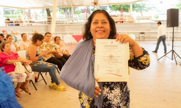 DIF NAYARIT BENEFICIÓ A 427 MUJERES Y HOMBRES DE LA CAPITAL NAYARITA CON CAPACITACIÓN Y FORMACIÓN PARA EL TRABAJO