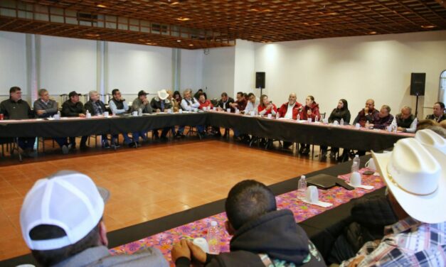 CLAUDIA SHEINBAUM SOSTIENE ENCUENTRO CON AGRICULTORES, PRODUCTORES Y REPRESENTANTES DE LA COMUNIDAD MENONITA DE CHIHUAHUA