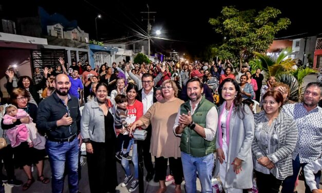 VECINOS DE LA BURÓCRATA Y FRACCIONAMIENTO OLAS A PARTIR DE HOY CUENTAN CON CALLES ILUMINADAS CON LÁMPARAS LED