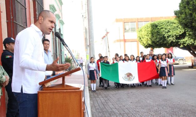CONMEMORAN EL DÍA DE LA BANDERA EN ACAPONETA