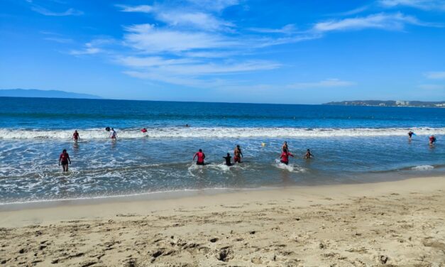 RECIBEN GUARDAVIDAS DE BAHÍA DE BANDERAS, CAPACITACIÓN PREVIA A LAS VACACIONES DE SEMANA SANTA 2024