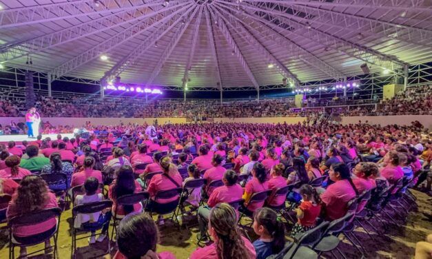 ENTREGA GOBIERNO DE BAHÍA DE BANDERAS 1800 APOYOS A MADRES SOLTERAS Y JEFAS DE FAMILIA