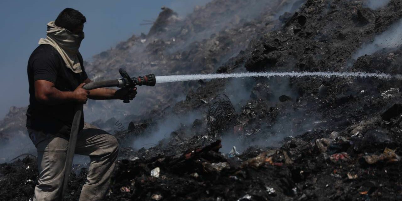 Más de 100 horas sin parar han luchado bomberos de Tepic en El Iztete