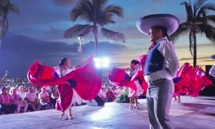 Inauguran Festival Vallarta Azteca del Folclor Internacional