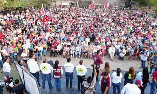HÉCTOR SANTANA RECIBE APOYO TOTAL DE LAS MUJERES DE BAHÍA DE BANDERAS