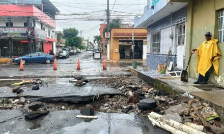 En menos de 24 horas Gobierno de Tepic reconstruyó calle