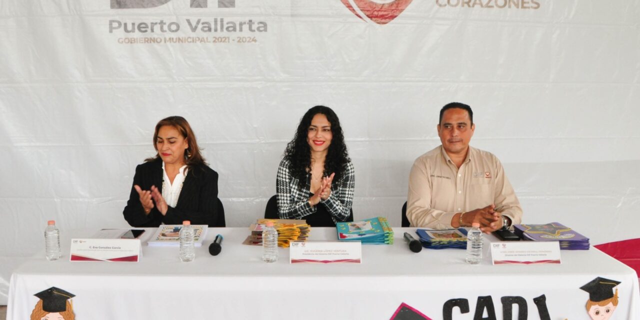 Gradúa DIF Vallarta a becarios de CADIs 2023-2024