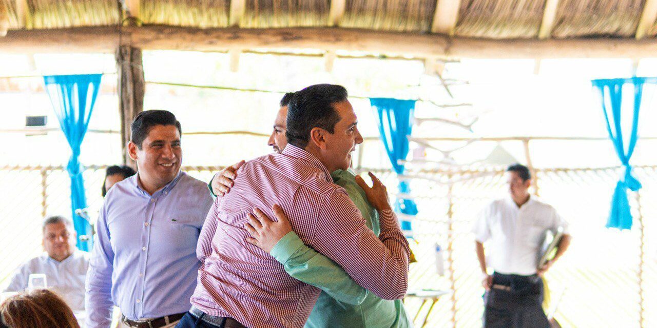 Primer encuentro entre presidentes electos: Héctor Santana y Luis Munguia