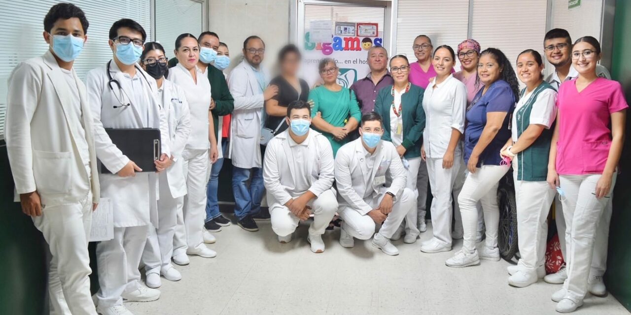 Termina joven de 17 años tratamiento contra tumor de ovario y toca “campana de la victoria” en OncoCREAN del HGZ No. 1 del IMSS en Nayarit