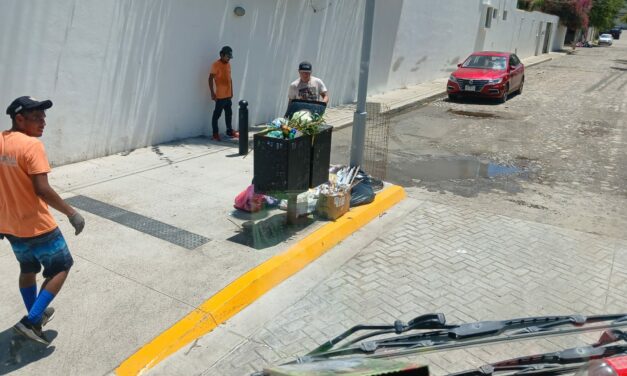 EXHORTA EL GOBIERNO DE BAHÍA DE BANDERAS A LA GENTE A QUE NO SAQUE SU BASURA MIENTRAS LLUEVE