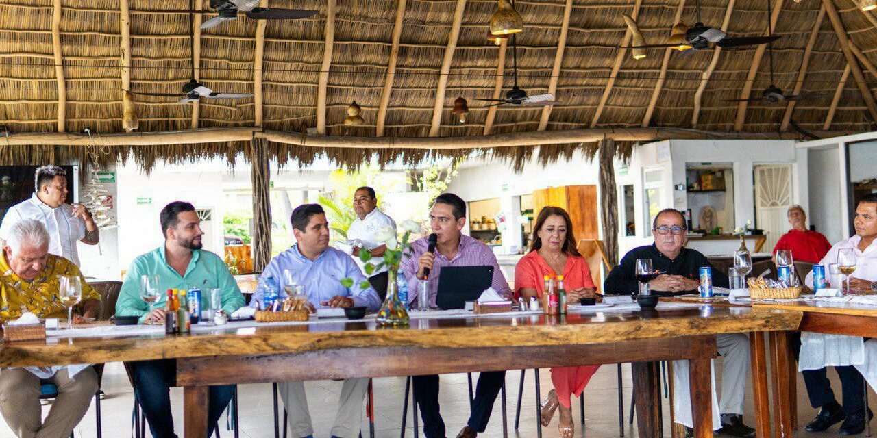 PRIMER ENCUENTRO ENTRE LUIS MUNGUÍA Y HÉCTOR SANTANA