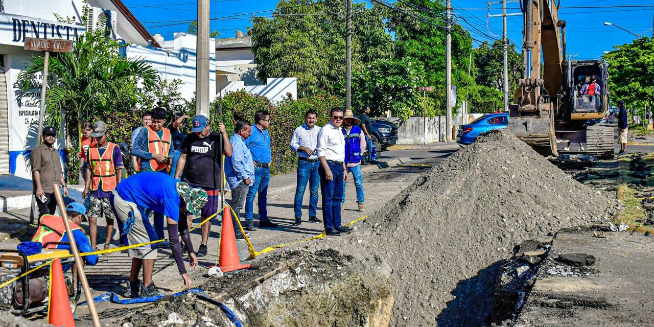 A MARCHAS FORZADAS LA REPOSICIÓN DEL COLECTOR EN AVENIDA MAZATLÁN, DEL FOVISSSTE PLAYA AZUL