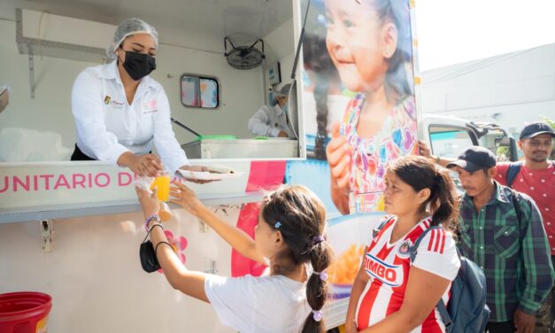 Otorga Beatriz Estrada esperanza y alimentación a familiares de pacientes del hospital IMSS-Bienestar