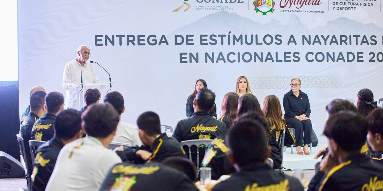 “Me siento orgulloso de todas y todos ustedes, vamos adelante en equipo”. Miguel Ángel Navarro Quintero