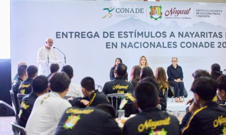 “Me siento orgulloso de todas y todos ustedes, vamos adelante en equipo”. Miguel Ángel Navarro Quintero