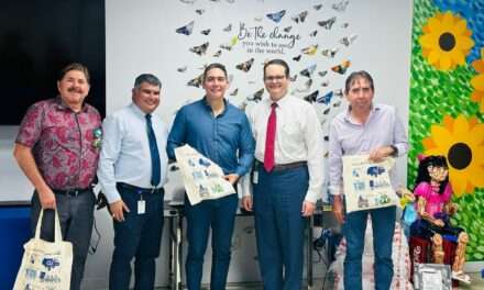 VISITA DEL PRESIDENTE MUNICIPAL ELECTO DE BAHÍA DE BANDERAS, HÉCTOR SANTANA, AL CENTRO DE RECICLAJE DE LA CIUDAD DE MCALLEN, TEXAS