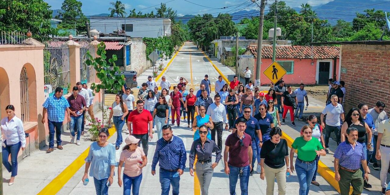 Entrega gobierno de Bahía de Banderas nueva calle en la cabecera municipal