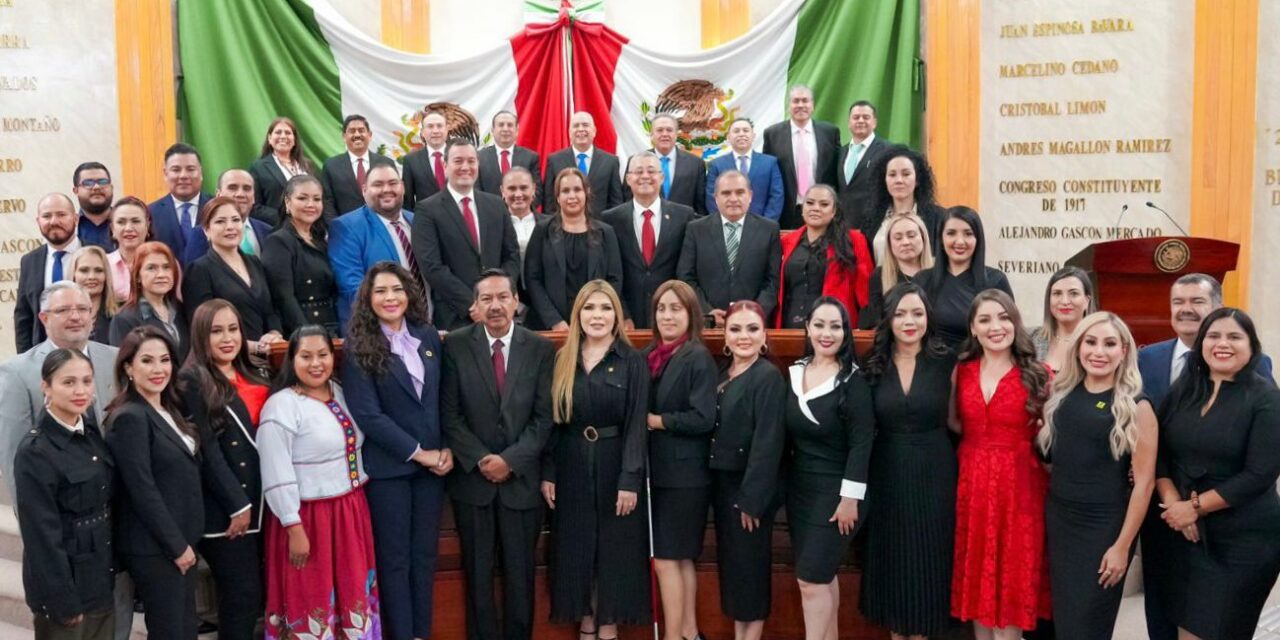 Rocio Esther González García presente en la Sesión Solemne de Instalación de la XXXIV Legislatura