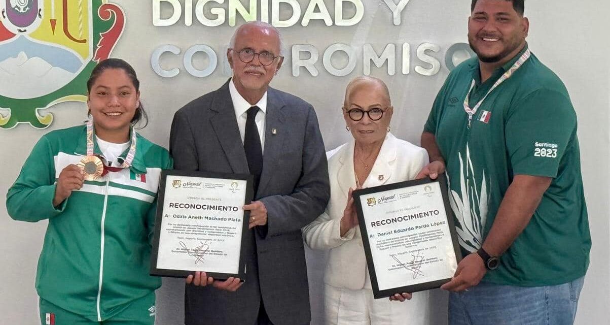 El gobernador del estado, Miguel Ángel Navarro Quintero, reconoce a Osiris Machado medallista paralímpica