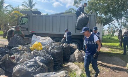 Marina en colaboración con el Sector Salud participa en campaña para prevenir el dengue en San Blas, Nayarit