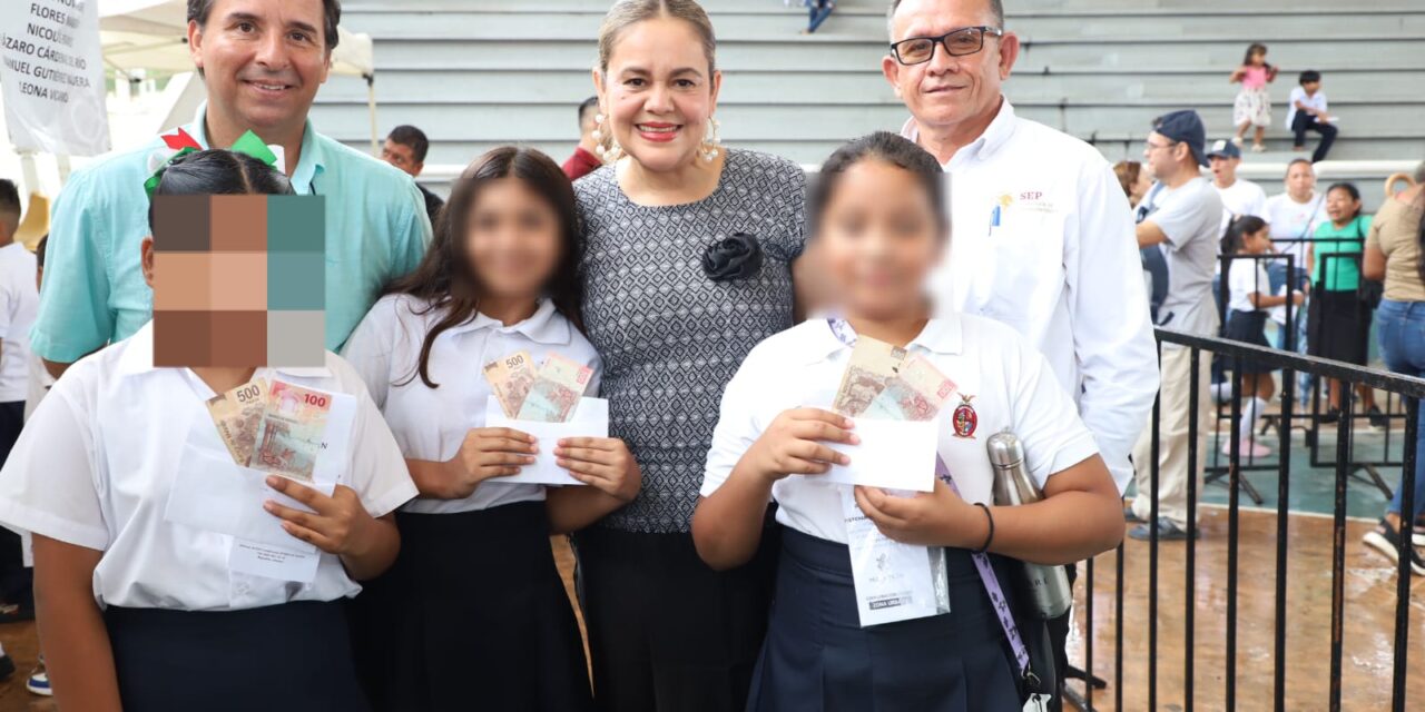 Inicia Sistema DIF Mazatlán entrega de becas PROBEC a estudiantes de primarias del puerto