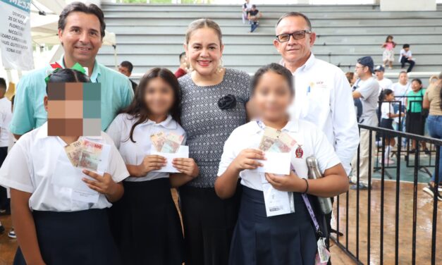 Inicia Sistema DIF Mazatlán entrega de becas PROBEC a estudiantes de primarias del puerto